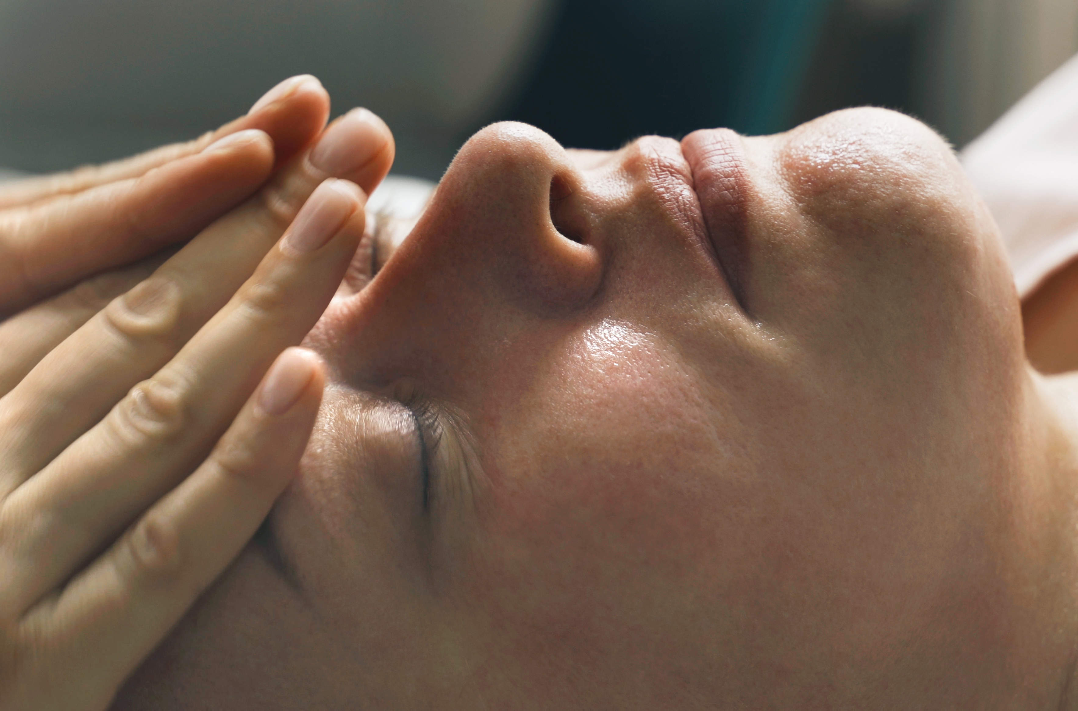 Massage_gesicht_instut-langegger